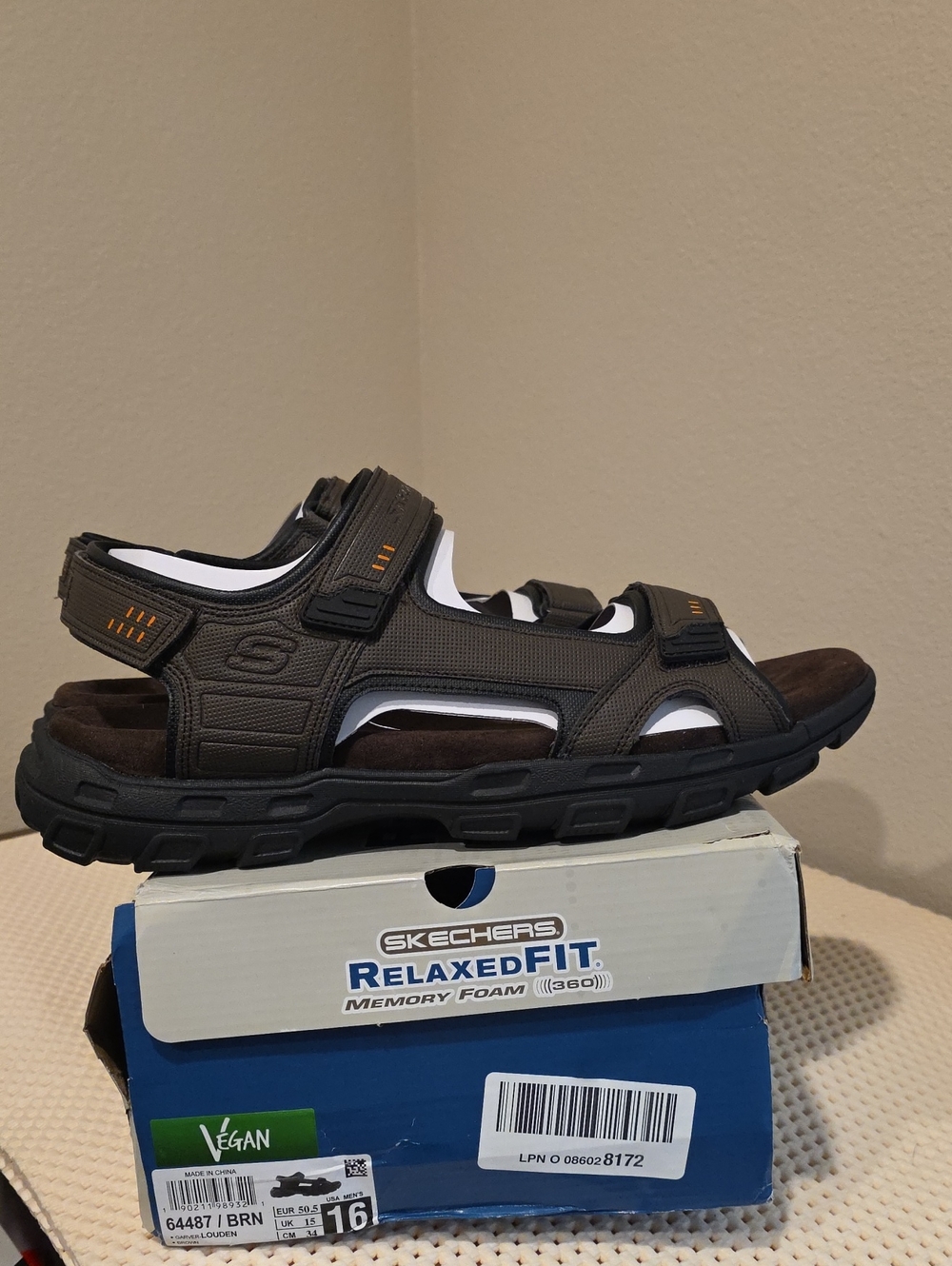 Skechers Men's Brown and Black Open-Toe Sandals 16M - Picture 7 of 7